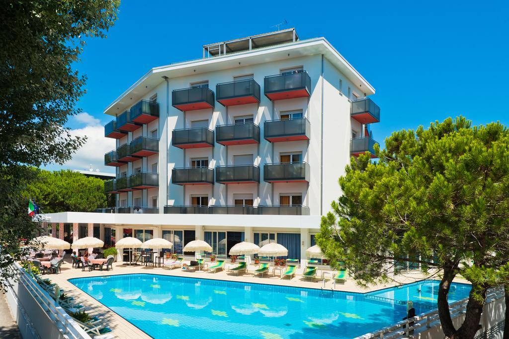 Hotel Gimm Bibione Exterior photo